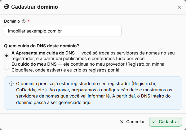 Janela Cadastrar domínio com o campo Domínio e a escolha de quem cuida do DNS